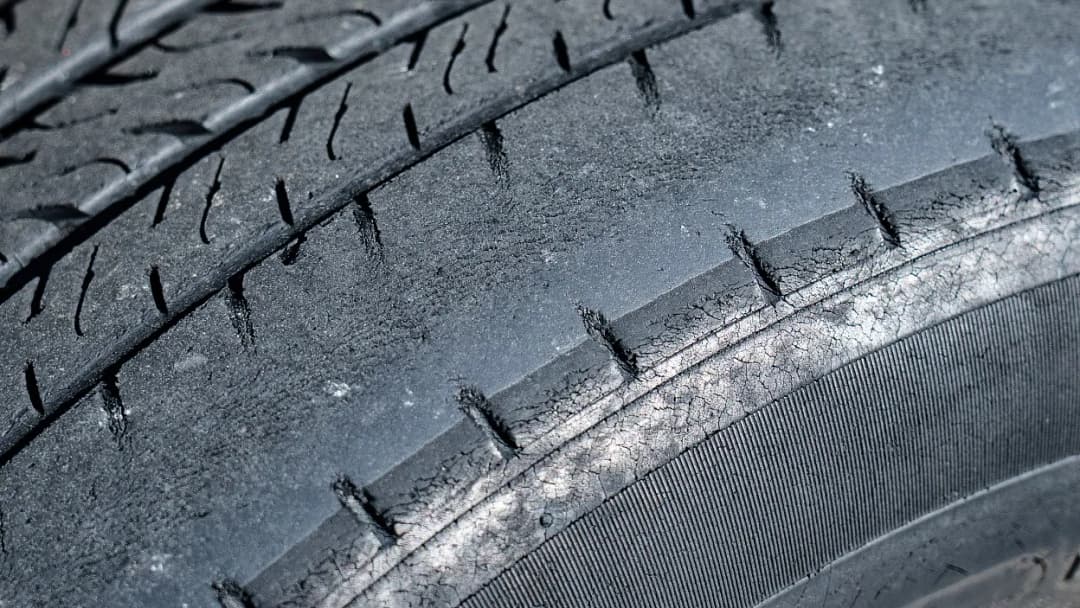 Jak wybierać opony zimowe, aby uniknąć niebezpieczeństw na drodze