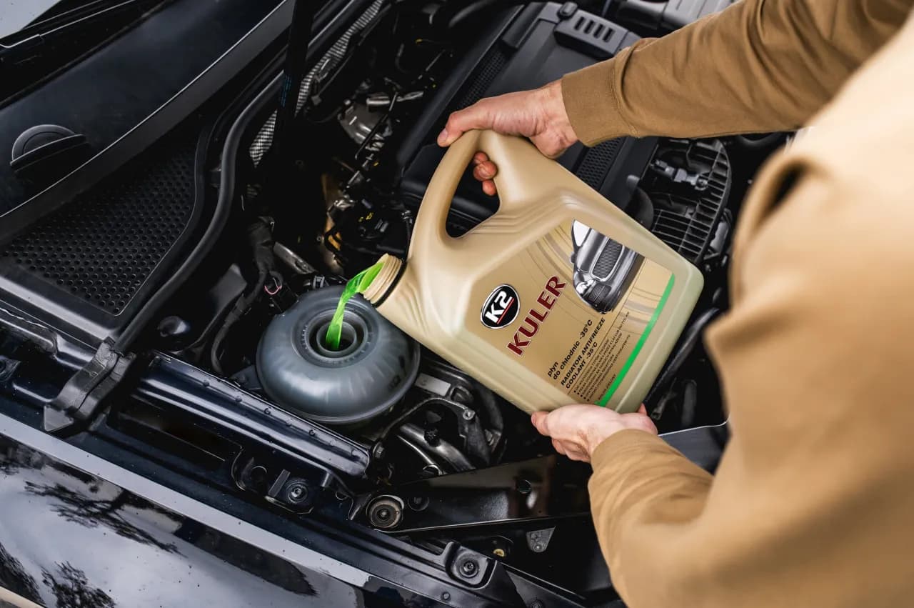 Płyn do chłodnic zielony czy niebieski – co musisz wiedzieć przed wyborem