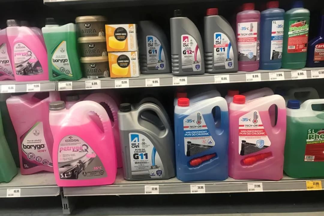 Płyn do chłodnic zielony czy niebieski – co wybrać, by uniknąć problemów?