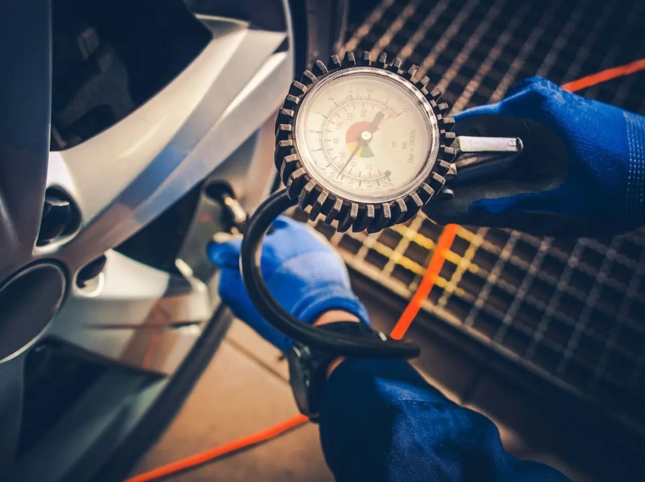 Jakie ciśnienie w oponach 225 40 r18, aby uniknąć niebezpieczeństwa?